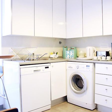 Joivy Modern 1-Bed Apt With Terrace, Moments From Sao Bento Palace Lisboa Ngoại thất bức ảnh